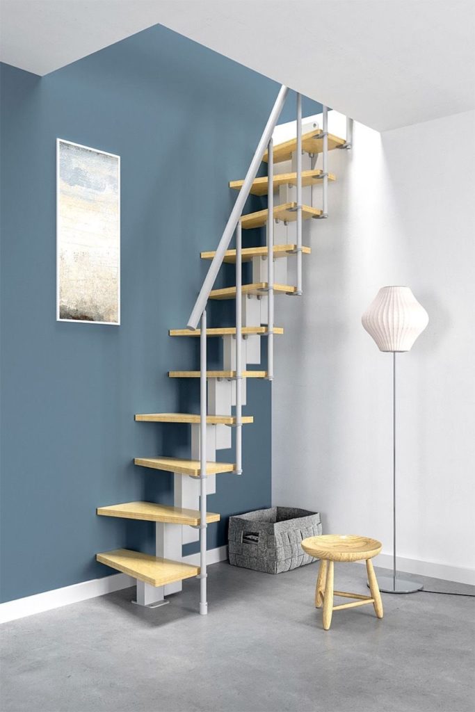 escalera recta para espacios reducidos