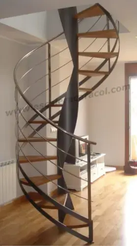 Escalera helicoidal moderna de madera