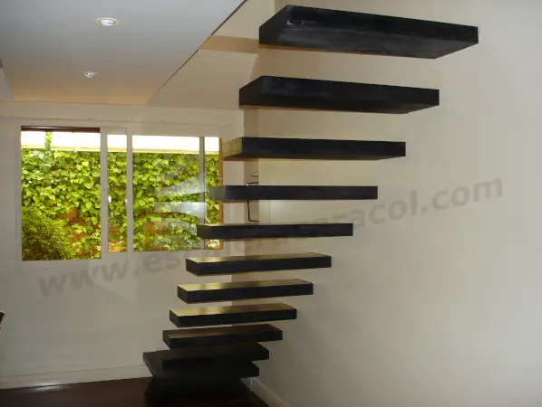 Escaleras voladas de madera para interiores