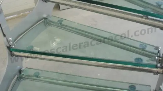 Peldaños de cristal templado para escaleras