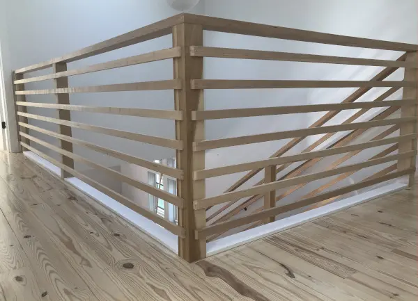 barandilla de madera para escalera