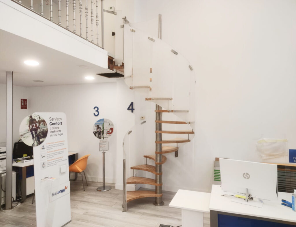 escalera de madera